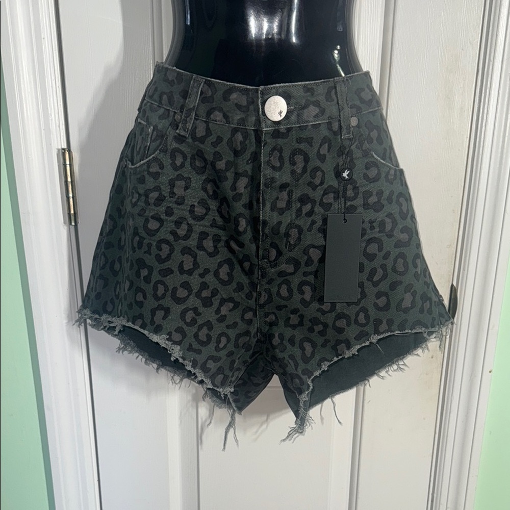 One Teaspoon Green Leopard Print Frayed Hem Distressed Truckers Short Size 30